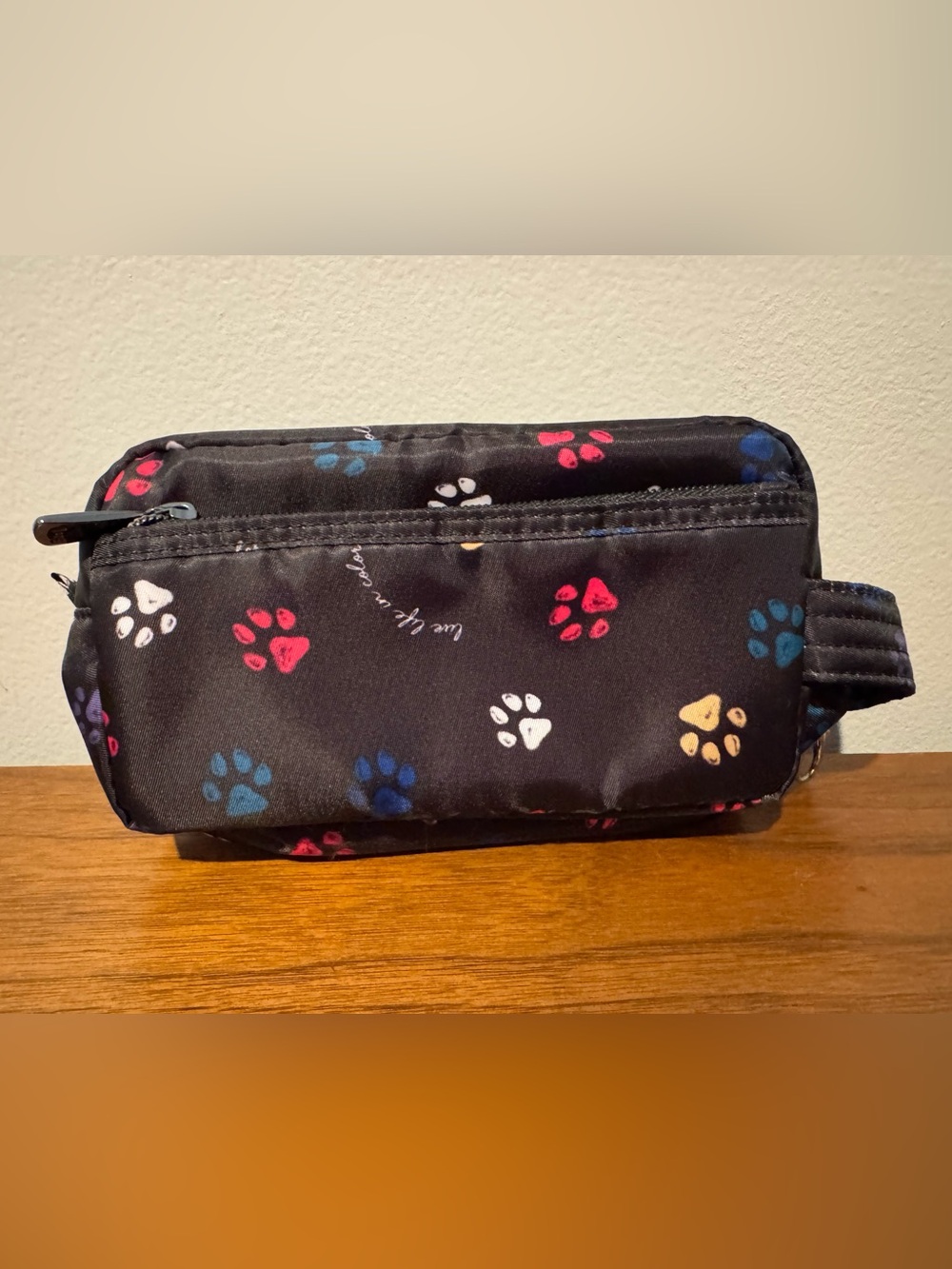 Lug Bolt Mini Travel Pouch Midnight Black Dog Paws Print Quilted NWOT - Picture 2 of 3